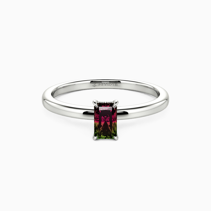 「愛のはじまり」 0.4ct ラディアントカット ソリティア 婚約指輪