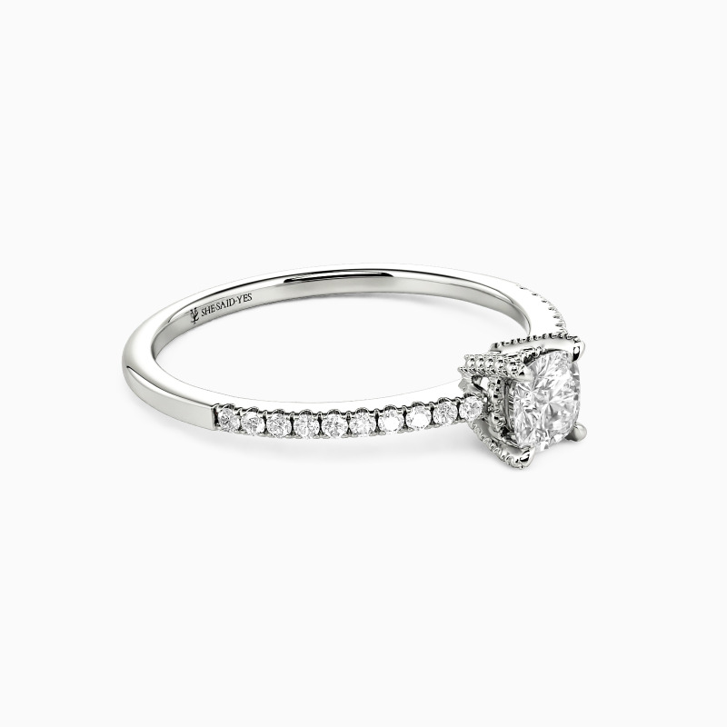 「アイ・ウォント・トゥ・ホールド・ユア・ハンド」 0.35ct クッションカット・サイドストーン 婚約指輪