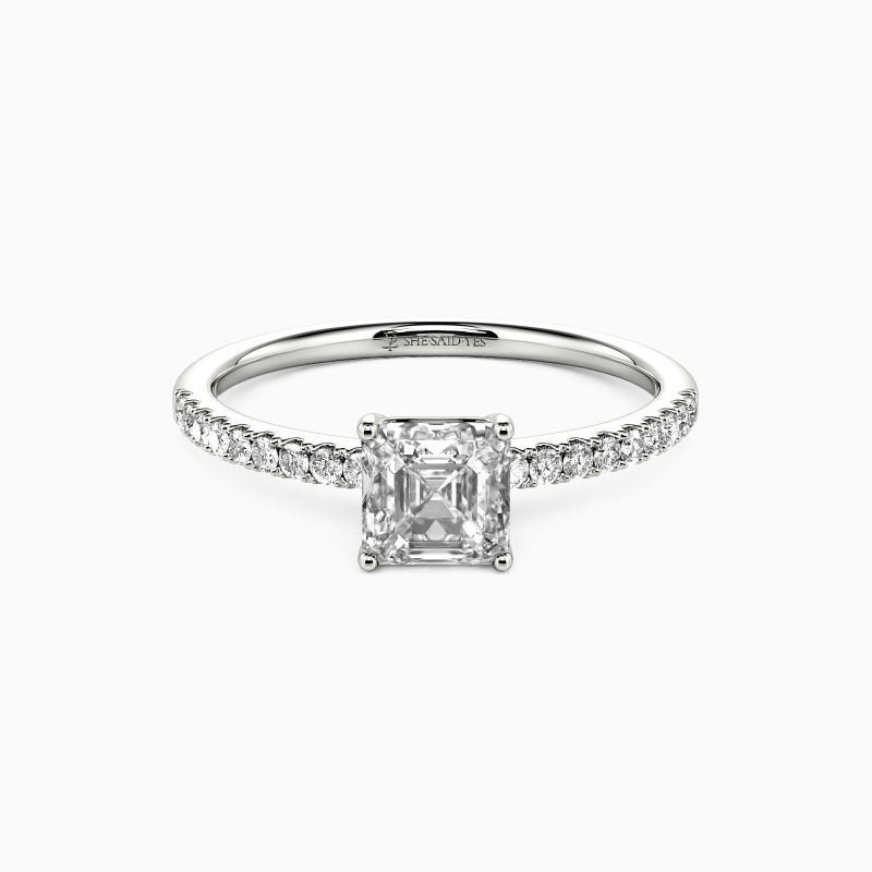 「私の女王」アッシャーカット 0.6ct エタニティ婚約指輪