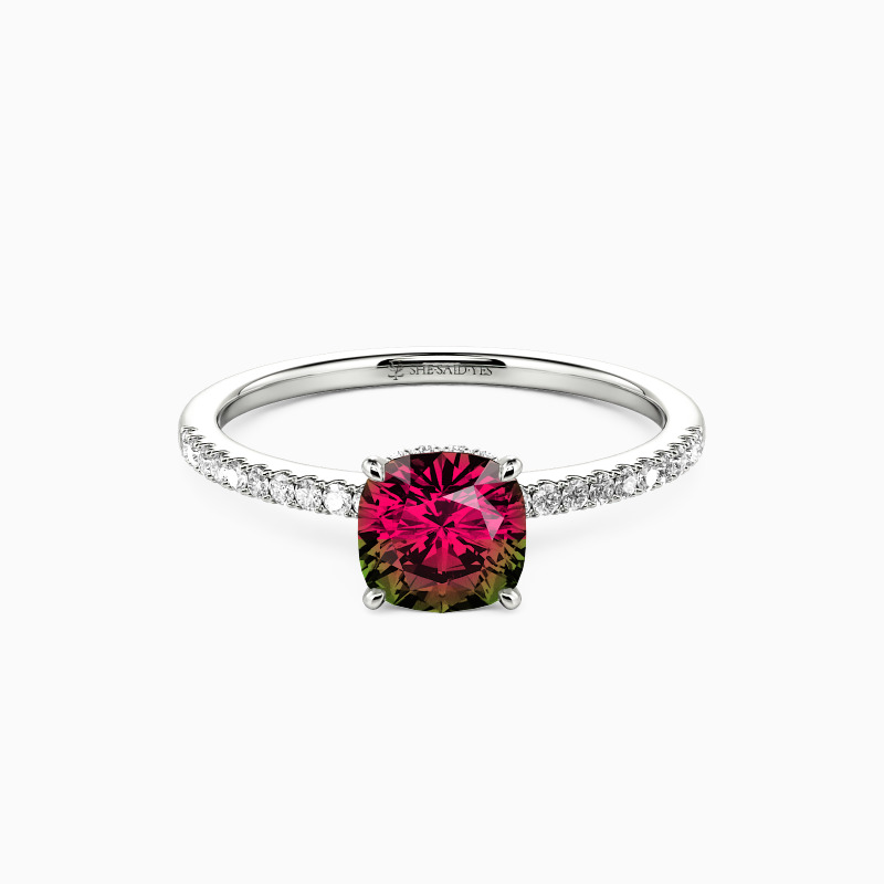 「運命を信じて」クッションカット ヘイロー 婚約指輪 0.8ct