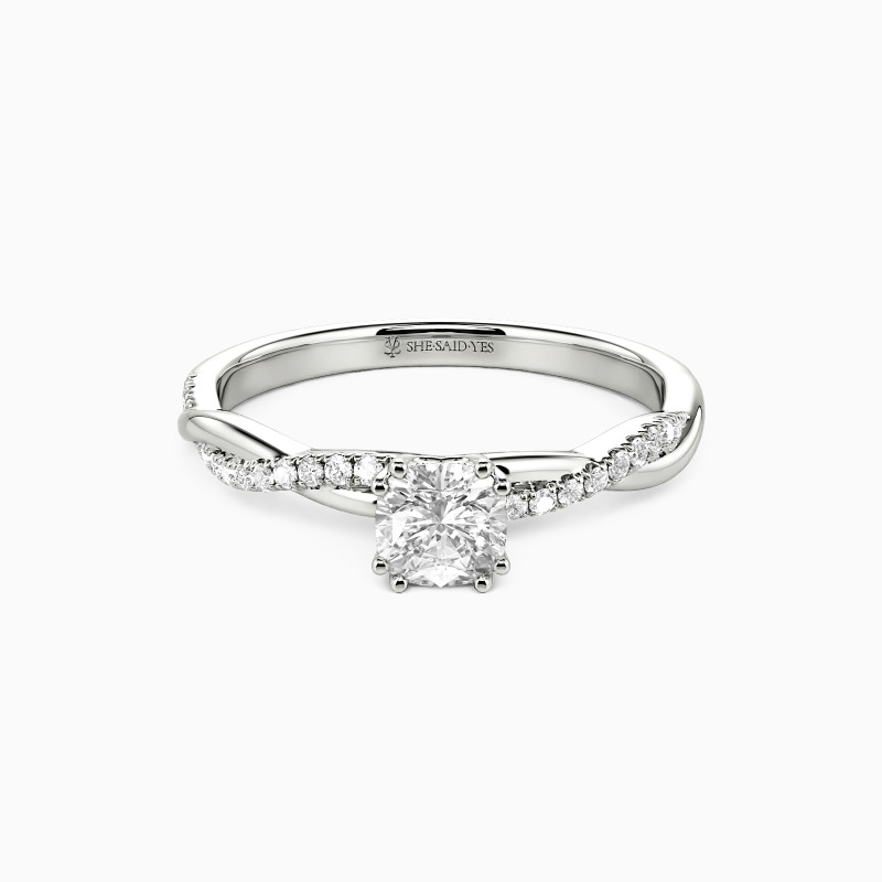 「アバウトユー」 0.35ct クッションカット・サイドストーン 婚約指輪