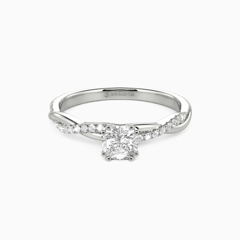 「唯一無二の愛」 クッション 0.35ct サイドストーン 婚約指輪
