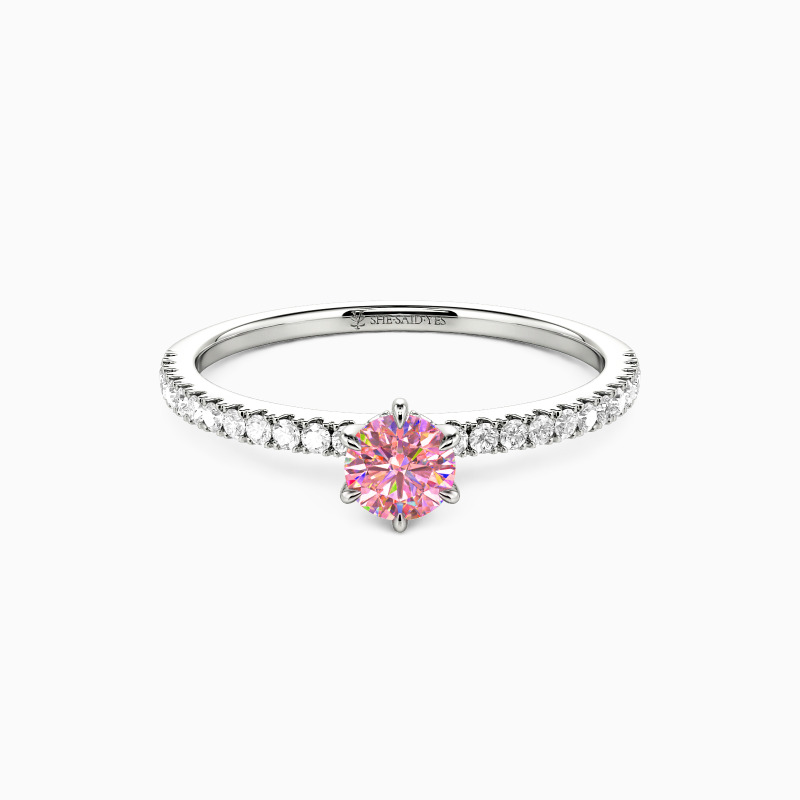 "Im Namen der Liebe" Verlobungsring 0,3 ct Rundschliff mit Seitensteinen