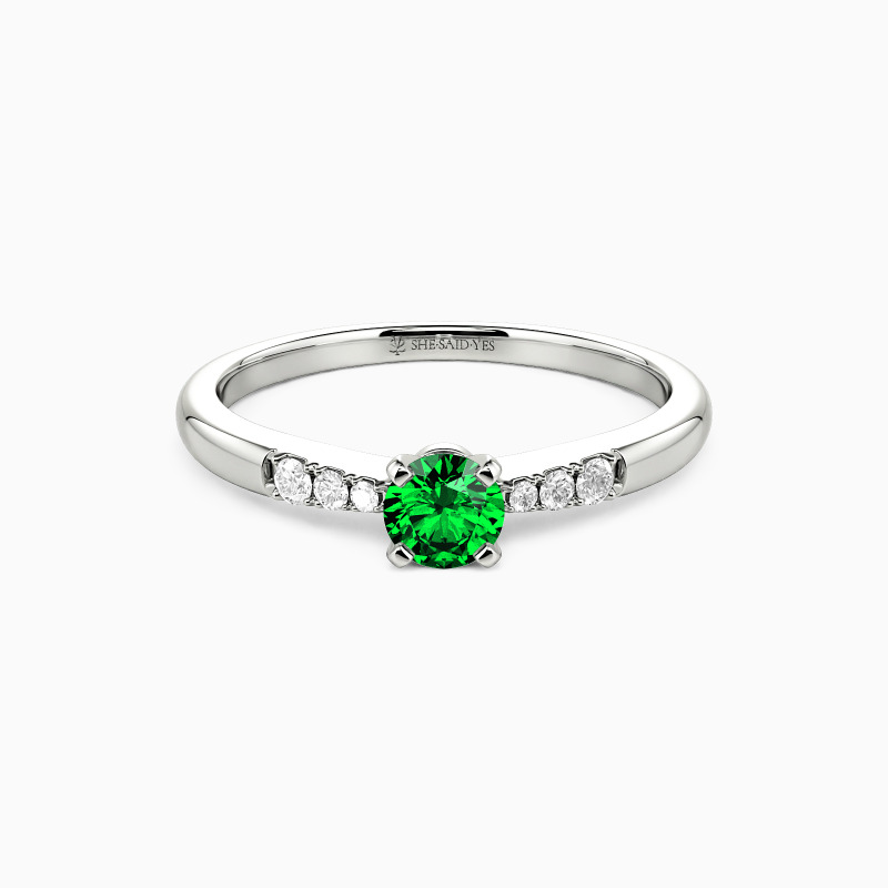 「心を照らす笑顔」ラウンド 0.3ct サイドストーン 婚約指輪 