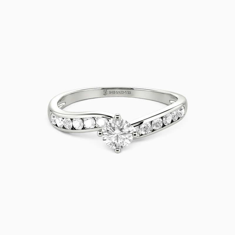 "Meine Vorliebe" Verlobungsring 0,8 ct Rund mit Seitensteinen