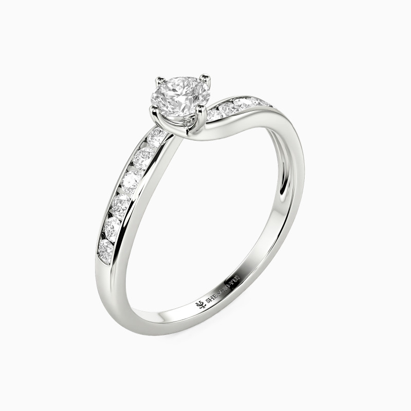 "Meine Vorliebe" Verlobungsring 0,8 ct Rund mit Seitensteinen