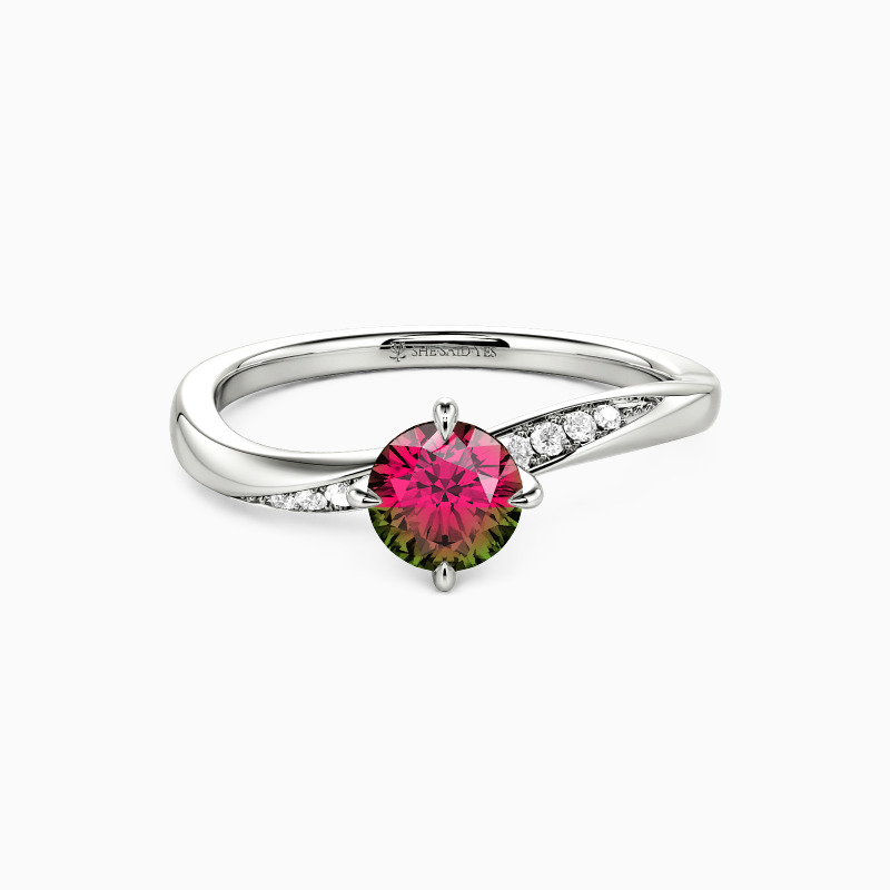 「上品な印象」ラウンド 0.5ct サイドストーン 婚約指輪 