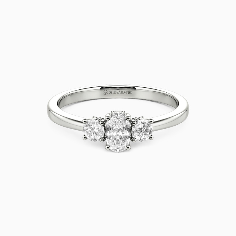 "Gardien de Secrets" Bague de fiançailles trois pierres taille ovale