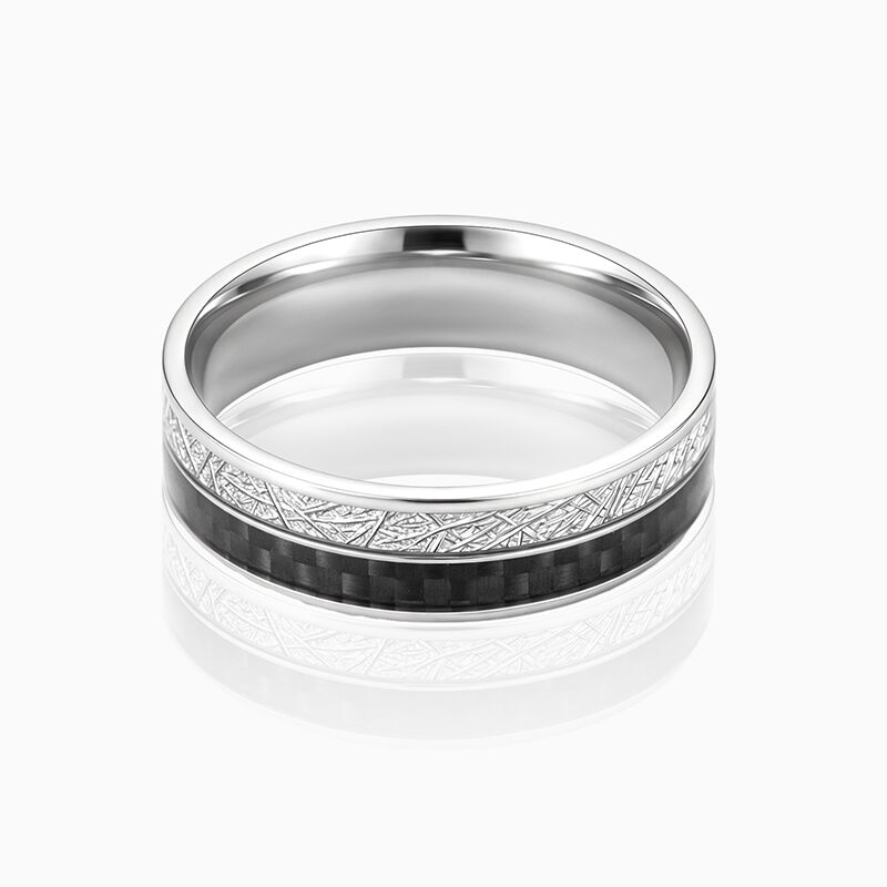「霜と炎」6mm チタンスチール＆カーボンファイバー メンズ婚約指輪