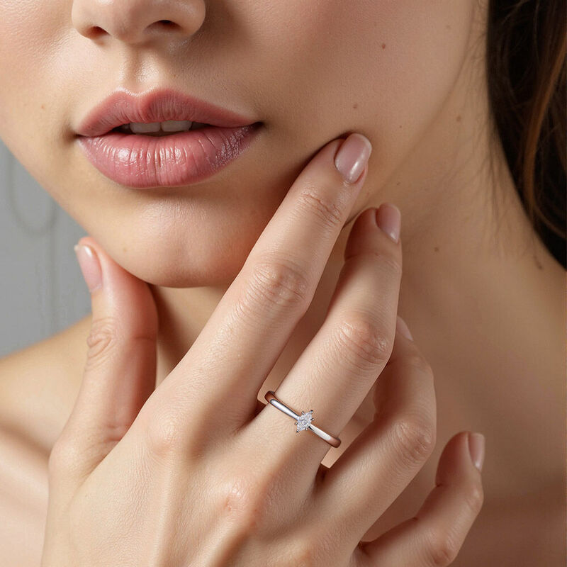 "Rand der Zeit" Solitär Verlobungsring 0,3 ct Marquiseschliff
