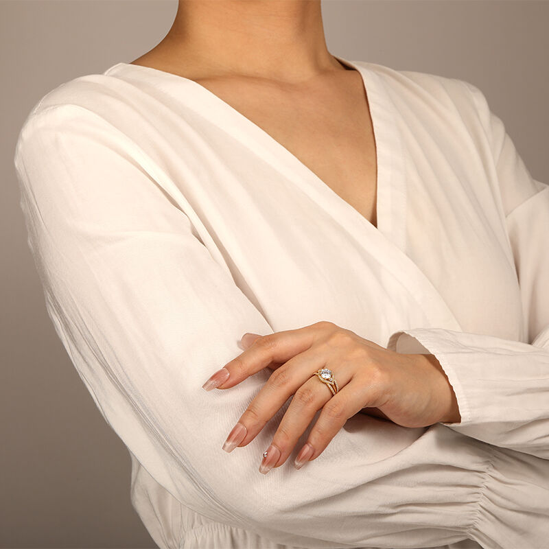 "Je N'ai d'Yeux Que Pour Toi" Bague de Fiançailles Halo Taille Ronde