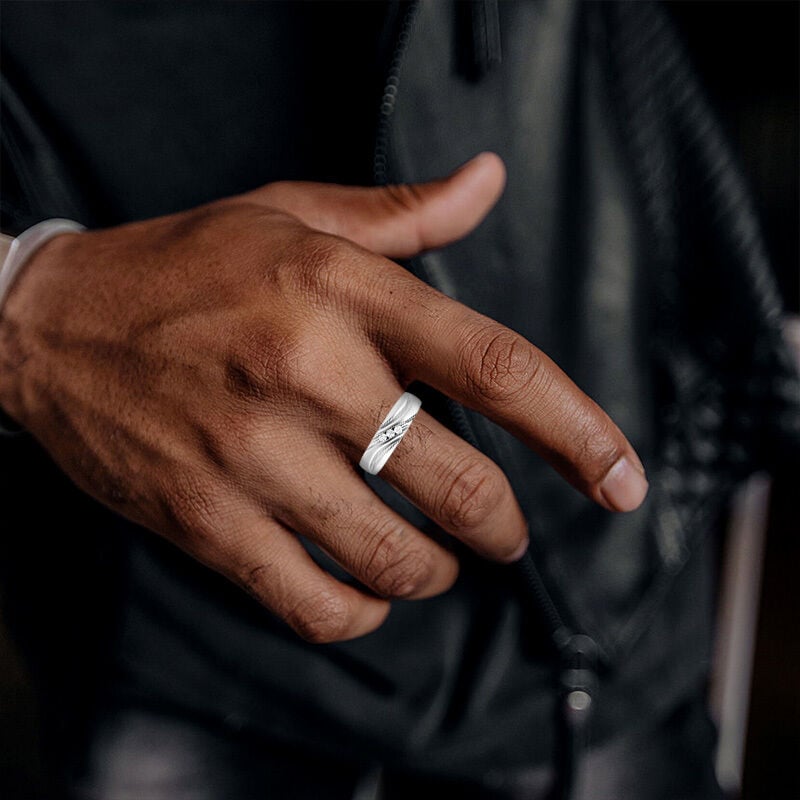 "Streaming In Love" Men's Wedding Ring