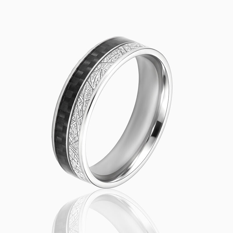 「霜と炎」6mm チタンスチール＆カーボンファイバー メンズ婚約指輪