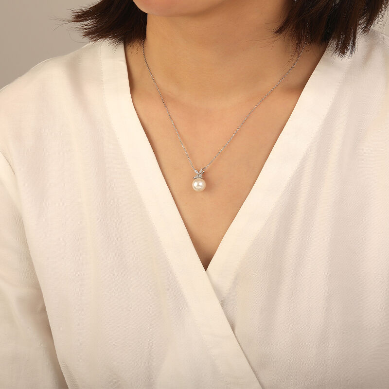 "Hint of Bloom" 9.5-10mm Freshwater Pearl Necklace