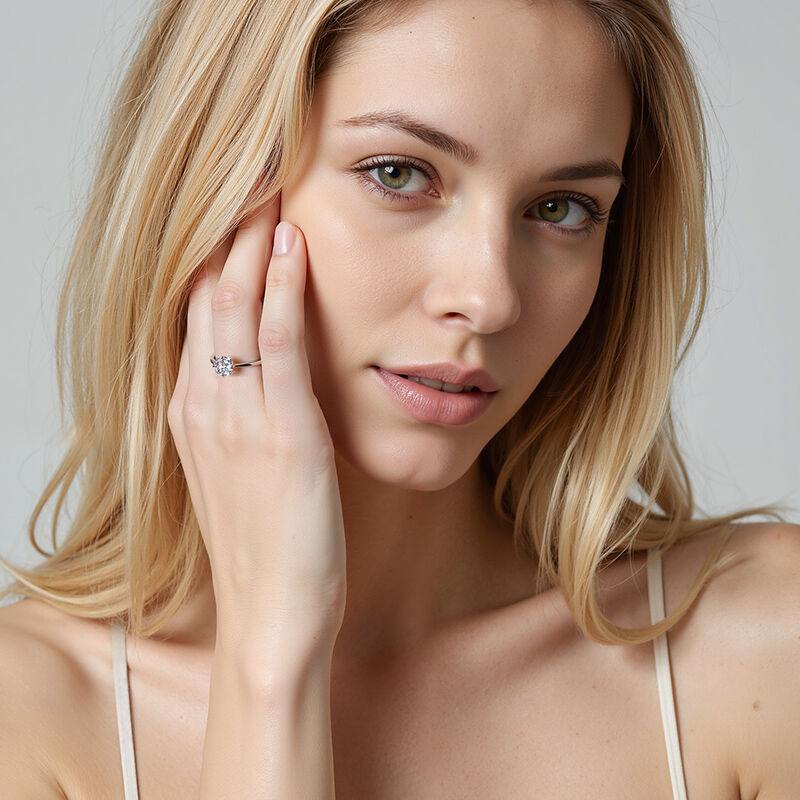 "Meine ganze Welt" 0,8ct Kissen-Schliff Solitär Verlobungsring