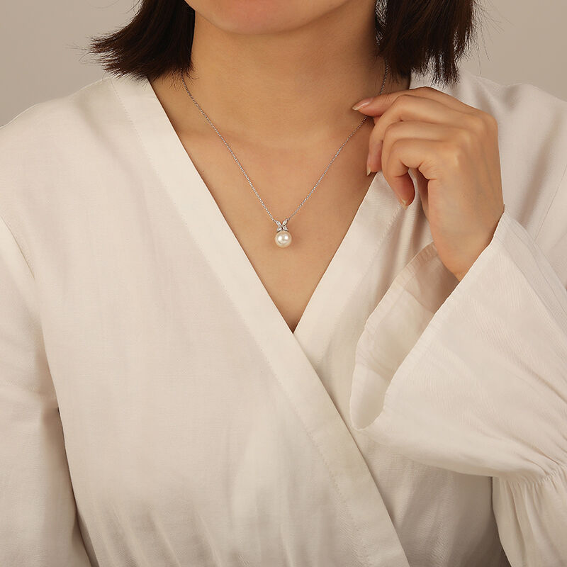 "Hint of Bloom" 9.5-10mm Freshwater Pearl Necklace