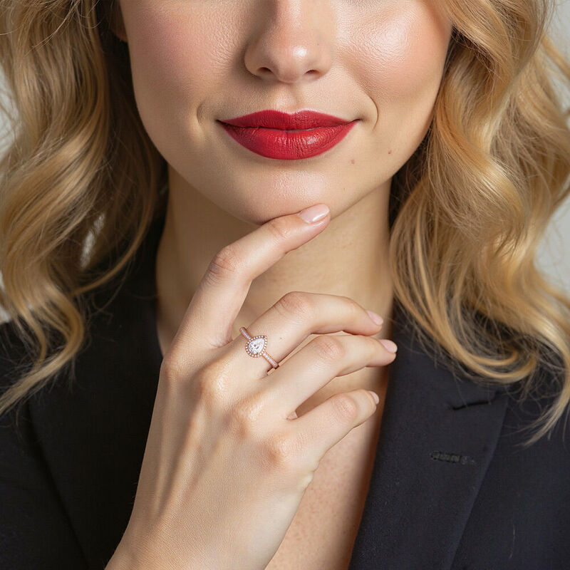 "Mit Dir an Meiner Seite" Halo Verlobungsring 0,8 ct Birnenschliff